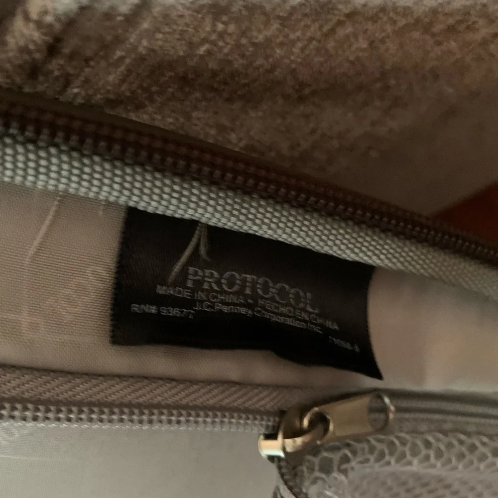 Protocol 2-Piece Luggage & Tote Set - Picture 12 of 16